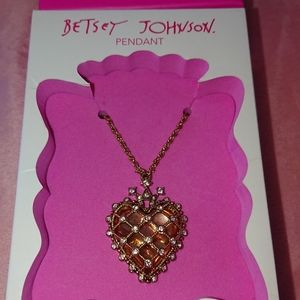 NWOT Betsey Johnson Royal Heart Pendant Necklace